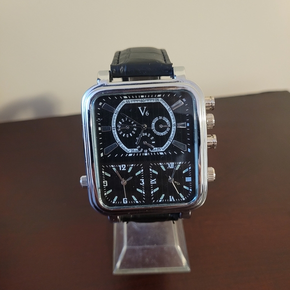 New Men's Silver V6 triple time zone fashion watch - Picture 1 of 4